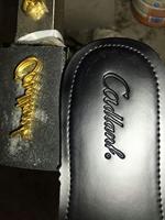 Machine automatique de gaufrage et d'estampage à chaud pneumatique pour chaussures en cuir/sacs/couvertures de livres