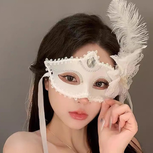 Máscara veneciana de baile de disfraces con mango, para bodas y fiestas, con encaje floral y <span class=keywords><strong>plumas</strong></span>, máscara de mano con varilla. - Product Image 4