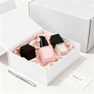 Vente en gros de flacons de fond de teint vides en verre carré rose de luxe de 15 ml et 30 ml avec logo personnalisé - Product Image 2