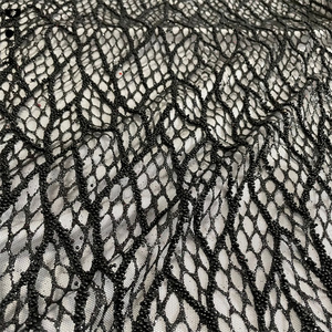 Nuovo Tessuto in Tulle Nero con Motivo a Foglie, Pizzo Africano con Perline e Paillettes - Product Image 3