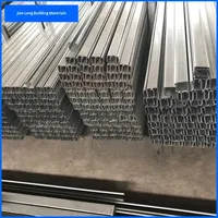 Suministro directo de fábrica Estructura de acero resistente Puerta corredera industrial 750 Rueda de riel colgante para construcción Cortado a pedido