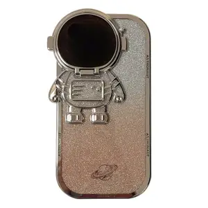 아이폰 14 13 14 플러스 멋진 전화 케이스 렌즈 보호를위한 절묘한 반짝이 우주 비행사 디자인 우주인 모바일 케이스