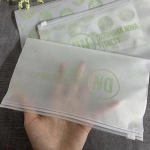 ถุงซิปพลาสติกแบบฝ้า CPE/PVC สำหรับเสื้อผ้า สำหรับบรรจุภัณฑ์ชุดชั้นใน ชนิดพลาสติก PE - Product Image 4