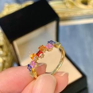 อาซูโอ แหวนทองคำแท้ 18K ลายสายรุ้ง ประดับด้วยแซฟไฟร์ธรรมชาติทรงปรินเซสคัท แหวนคลาสสิกสำหรับใส่ทุกวัน ของขวัญสำหรับผู้หญิงและสุภาพสตรี - Product Image 6