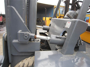 Chariot élévateur diesel d'occasion TCM 10t FD100 10000kg hauteur de levage 3m faible entretien manutention conteneurs portuaires - Product Image 3