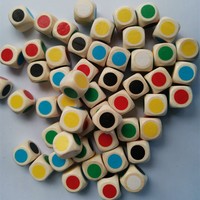 Dés en bois à coins arrondis de 16 couleurs, jouets créatifs pour le traitement des couleurs, accessoires de jeu de société, d'échecs et de cartes pour enfants, cubes en bois