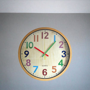 Horloge murale moderne à aiguilles en quartz à motif bois 12 pouces 30 cm Modèle populaire Chambre à coucher Salon Chambre d'enfant - Product Image 2