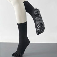 Vente en gros de nouvelles chaussettes de yoga personnalisées à cinq doigts Chaussettes de sport Pilates confortables et douces pour femmes