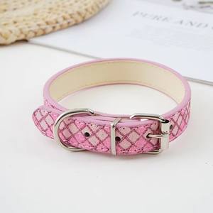 Collar de perro con diseño geométrico a cuadros de Pu con logotipo personalizado, collar de mascota ajustable de cuero Pu luminoso ostentoso con purpurina para gatos y perros - Product Image 4