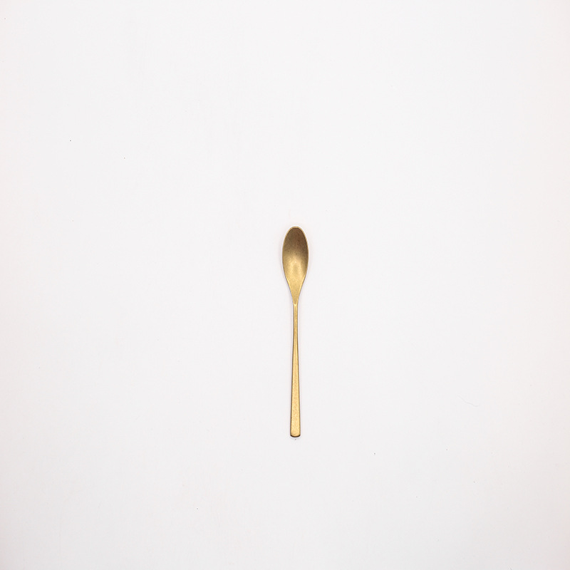 Acabado en oro antiguo: cucharadita