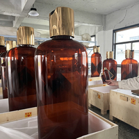 Bouteille de parfum géante en acrylique durable, personnalisable en couleur et en taille, pour une présentation visuelle accrocheuse