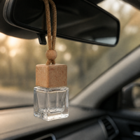 Flacon diffuseur de parfum pour voiture en verre carré de 8 ml avec bouchon en bois cubique, flacon vide à suspendre pour la décoration intérieure de la voiture