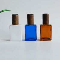 Bouteilles à rouleaux d'huile essentielle carrée blanche/bleue/ambre de 1oz, bouteilles à bille en verre de 30ml avec boules à bille en acier inoxydable, vente en gros