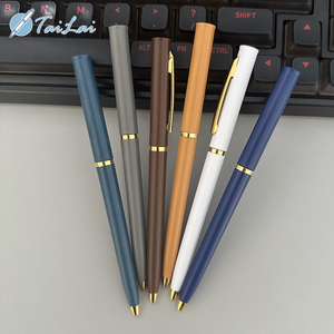 Nuovo arrivo <span class=keywords><strong>penna</strong></span> a sfera semplice <span class=keywords><strong>con</strong></span> Logo personalizzato <span class=keywords><strong>nome</strong></span> della società stampa Multi colori <span class=keywords><strong>penna</strong></span> a sfera in plastica per uso ufficio regalo - Product Image 4