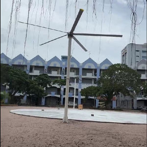 Ventilador de pedestal Airpole comercial Julai de 18 pies y 5500mm para cafetería, soporte comercial, Pedestal, ventilador de columna grande - Product Image 1