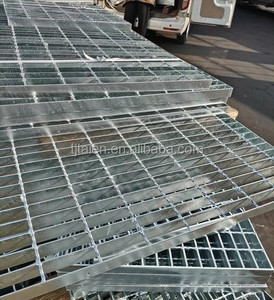 <span class=keywords><strong>Grigliato</strong></span> in Acciaio Forato Zincato, Pannello Perforato per Copertura di Canali di Drenaggio, Passerelle Industriali, Piattaforme e Gradini - Product Image 5