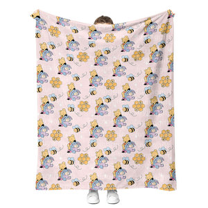Couverture en flanelle ultra douce et légère de 50x60 pouces avec motif d'ours de dessin animé pour lit, canapé et fauteuil - Product Image 4