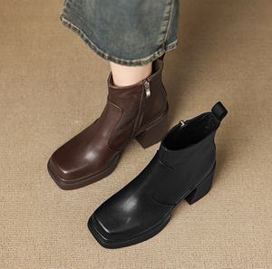 Botas de nieve casuales y a la moda para mujer, con tacón de 5 cm, cierre de cordones y plantilla de PU, que realzan la altura. - Product Image 4