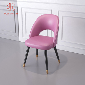 ชุดโซฟาหนังสีชมพูสำหรับร้านอาหาร พร้อมเก้าอี้เข้าชุด และโต๊ะหินอ่อนฐานสีทอง สำหรับร้านกาแฟหวาน - Product Image 5