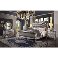Schlafzimmer Moderner Stil Luxuriöses Design Doppelbetten Gepolstertes Kopfteil Weißes Bett Möbel