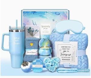 Canasta <span class=keywords><strong>de</strong></span> Regalo para el Día <span class=keywords><strong>de</strong></span> la Madre o Cumpleaños, Cuidado Personal para Mujeres, <span class=keywords><strong>Spa</strong></span> Relajante con Aroma a Vainilla, Vaso <span class=keywords><strong>de</strong></span> Acero Inoxidable <span class=keywords><strong>de</strong></span> 40 oz, Regalo <span class=keywords><strong>de</strong></span> Franela <span class=keywords><strong>de</strong></span> Lujo - Product Image 3