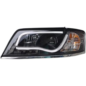 ไฟหน้ารถยนต์ Audi A6 ปี 1999-2004 รุ่นใหม่ ปรับแต่งเป็นไฟ LED พร้อมไฟส่องสว่างเวลากลางวัน แรงดันไฟฟ้า 12V - Product Image 1