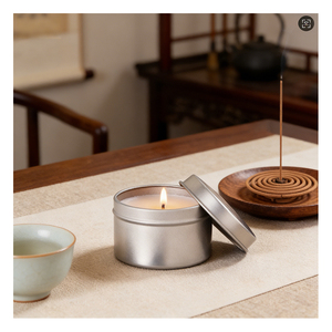 Pot à bougie argenté, coffret cadeau haut de gamme, mélange d'arômes de créateur, présentoir de merchandising pour la vente au détail, sélection signature, luxe - Product Image 4