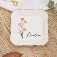 Plateau à Bijoux Personnalisé avec Fleur de Naissance – Plateau à Bagues en Céramique avec Fleur Aquarelle Personnalisée pour Cadeaux de Noël et Articles de Mariage