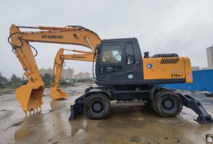 Excavatrice sur pneus Hyundai 210w-7 d'occasion, 21 tonnes, équipement lourd d'occasion, prix bas, avec garantie d'un an - Product Image 4