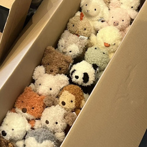 Adorable peluche ours aux cheveux bouclés style Instagram, douce, en polyester, 8 pouces, pour machine à griffes, cadeau de mariage - Product Image 1