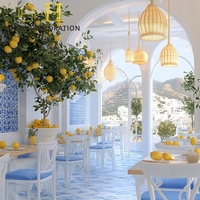 Table et vitrine de restaurant en bord de mer tropical pour une ambiance de vacances