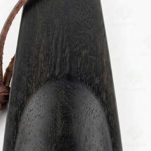 Cuchara para Zapatos de Madera Premium de Madera de Loto con Correa de Cuero y Cordón para Colgar, Elevador de Zapatos para Botas y Zapatillas - Product Image 3