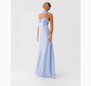 Robe jaune et bleue sans manches, col choker, coupe fourreau ajustée, bretelles spaghetti, couleur unie, élégante pour soirée d'été - Product Image 5