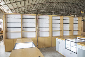 Scaffali su Misura in Legno per Negozi Vetrina Commerciale Arredi per Negozi Espositore da Parete in Legno e Vetro Fornitura Scaffalature - Product Image 2