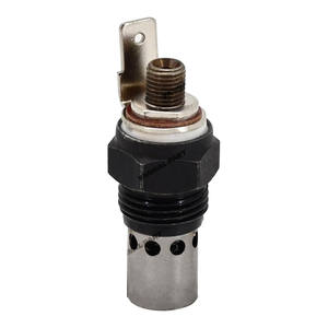 Bouchon de chauffage IZUMI 12666108 12666103 pour tracteur <span class=keywords><strong>Landini</strong></span> 5500 5530 6040 6060 7550 7860 8500 8830 9060 9880 Avantage 55 <span class=keywords><strong>65</strong></span> Blizza - Product Image 2