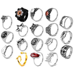 Bague Punk Gothique en Acier Inoxydable 316 pour Homme, Crâne du Diable, Finition Argent Poli, Texture Oeil Vieilli, Design Audacieux Sombre et Rébellien, Yunnique - Product Image 6