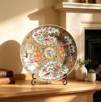 Assiette en porcelaine style vintage avec médaillon rose, motif oriental d'oiseaux et de fleurs, assiette de service, entièrement peinte à la main.