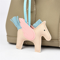 Sac à main en PU pour femme, style mini sac de jardin, avec fermoir et poignée supérieure, orné d'un charm cheval mignon, sac bandoulière décontracté