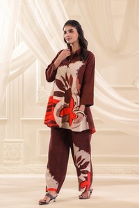 Ensemble coordonné élégant pour femmes, imprimé floral abstrait, tunique à col boutonné avec pantalon large, vêtements tendance - Product Image 4