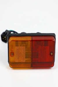 Clignotant arrière et feu stop pour tracteur agricole DFAM DF404 / DF454 / DF504 - Product Image 2