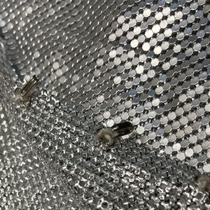 Top de malla de aluminio hecho a mano para mujer, Crop Top metálico plateado de cristal, Crop Top de lujo con lentejuelas y cuello, camisola, Top sin mangas con cadena - Product Image 6