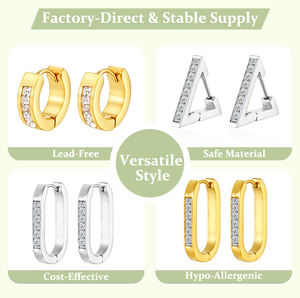 <span class=keywords><strong>Orecchini</strong></span> <span class=keywords><strong>a</strong></span> <span class=keywords><strong>Cerchio</strong></span> Triangolari Personalizzati in Acciaio Inossidabile Placcato Oro 14k con Zirconi - Product Image 2