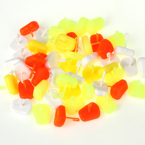 Simulador de pesca de estilo europeo, cebo de grano de maíz con anzuelo para pesca de fondo de carpas, 4 colores, operación manual ecológica - Product Image 4