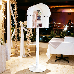 Cabina Telefónica Portátil de Londres para Decoración de Bodas y Eventos, Soporte para Libro de Visitas con Audio y Video, Material PMMA Blanco Transparente, Tamaño 180cm - Product Image 1