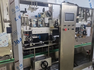 Đôi đầu 600bpm tốc độ cao chính xác tay máy dán nhãn đồng thời ghi nhãn trên chai cơ thể và cổ cho nước giải khát dòng - Product Image 2