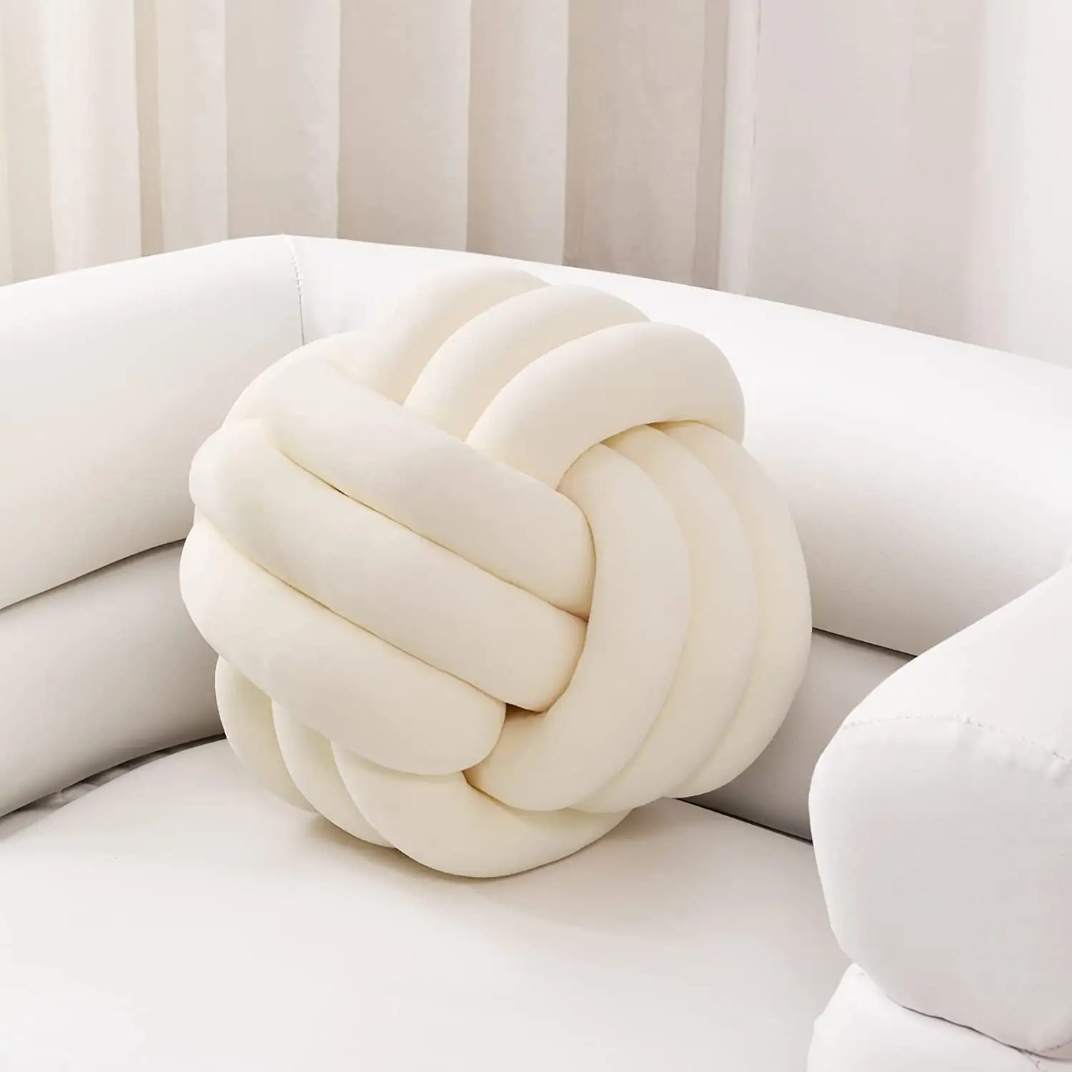 Amazon Hot Selling Household High Quality Soft Knot Ball Pillow Home Decoration Throw Pillow