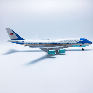 โมเดลเครื่องบินโบอิ้ง <span class=keywords><strong>B747</strong></span> แอร์ฟอร์ซวัน ขนาด 1/150 ความยาว 47 ซม. ทำจากเรซิ่น พร้อมไฟ LED และล้อลงจอด สำหรับนักสะสม - Product Image 4