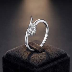 Anillo Solitario de Moissanita con Corte en Forma de Corazón, Color D, para Mujer, Chapado en Rodio, Plata de Ley 925, Apilable, para Aniversario - Product Image 1