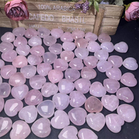 Vente en gros de cadeaux en cristal coeur en cristal naturel 3 cm en quartz rose coeur en cristal artisanat à vendre