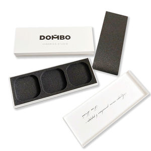 Boîte-cadeau <span class=keywords><strong>en</strong></span> <span class=keywords><strong>carton</strong></span> <span class=keywords><strong>rigide</strong></span> de type LOW quantité minimale de commande avec couvercle super <span class=keywords><strong>rigide</strong></span> personnalisé et plateau intérieur <span class=keywords><strong>en</strong></span> éponge noire emballage pour <span class=keywords><strong>assiette</strong></span> <span class=keywords><strong>en</strong></span> céramique - Product Image 1